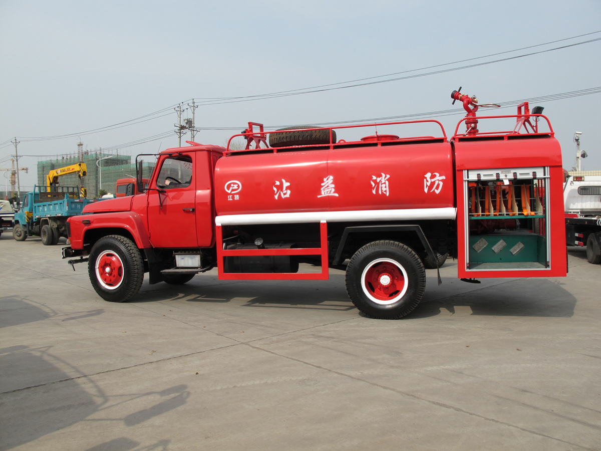 東風(fēng)140消防灑水車(chē)