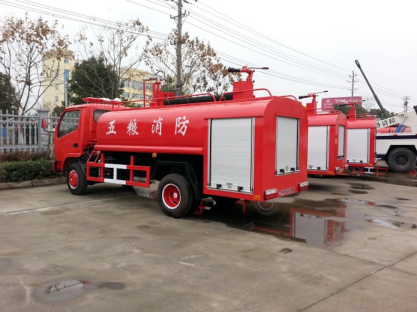 東風(fēng)多功能消防車(chē)