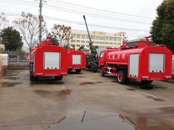 東風(fēng)多功能消防車(chē)